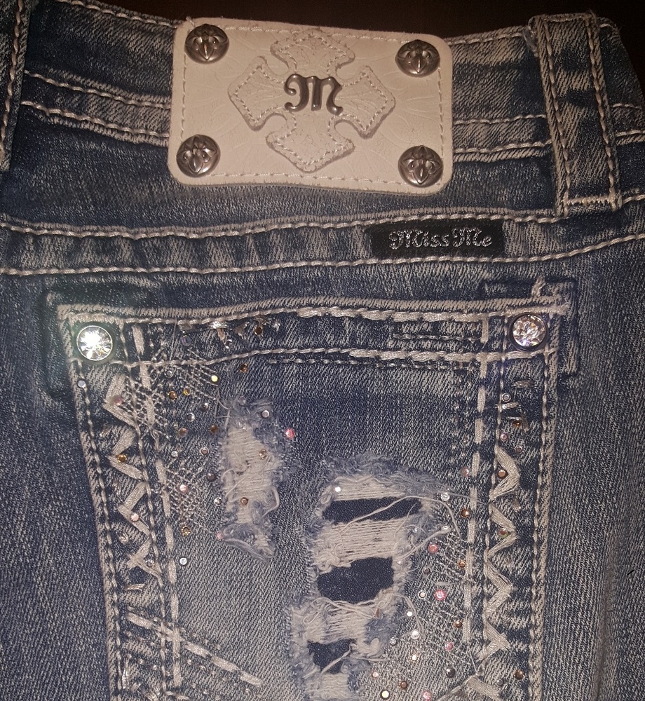 Miss Me Jeans 28 x 27 Destroyed Pockets